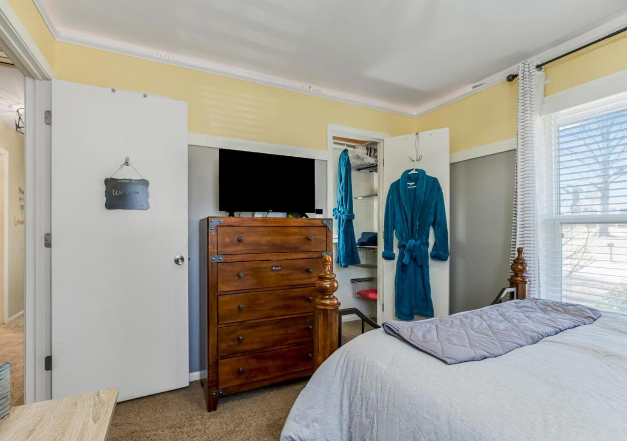 Becky & Marvels 420 Stay - Private Room Kansas City Exterior photo