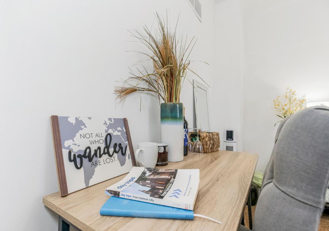 Becky & Marvels 420 Stay - Private Room Kansas City Exterior photo