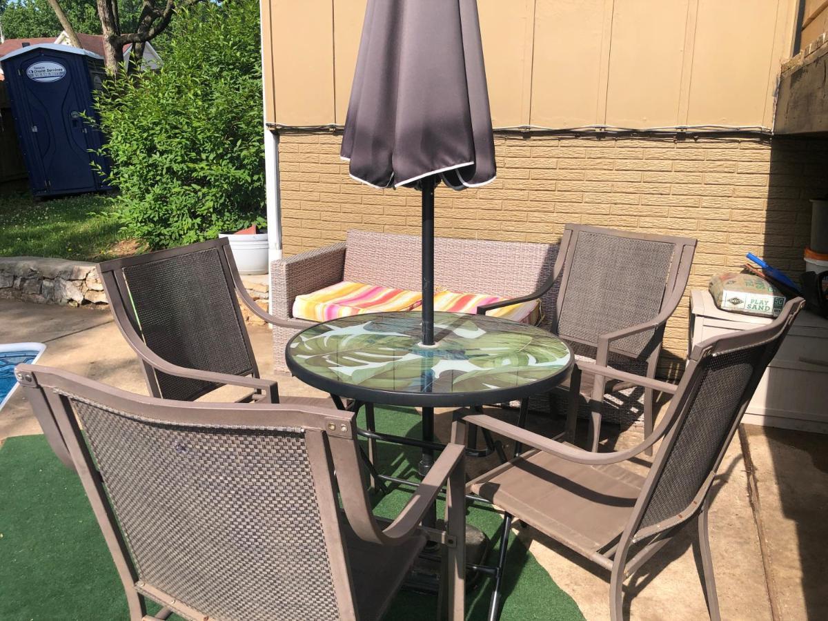 Becky & Marvels 420 Stay - Private Room Kansas City Exterior photo